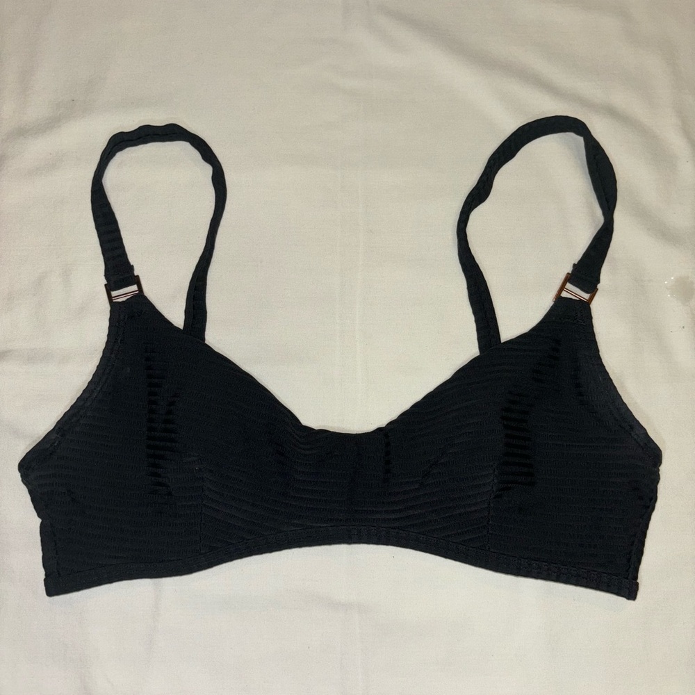 Black bikini top